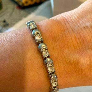 Vintage silver clear crystal heart shaped spacers bracelet. EUC